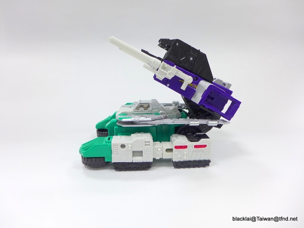 Generations Titans Return Sixshot   In Hand Photos Of Wave 3 Leader Class Figure  (39 of 89)